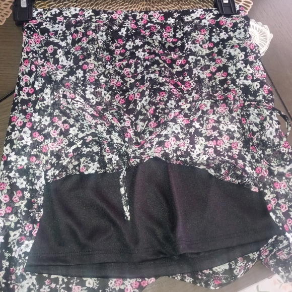 Women's Skirt - Picture 5 of 7